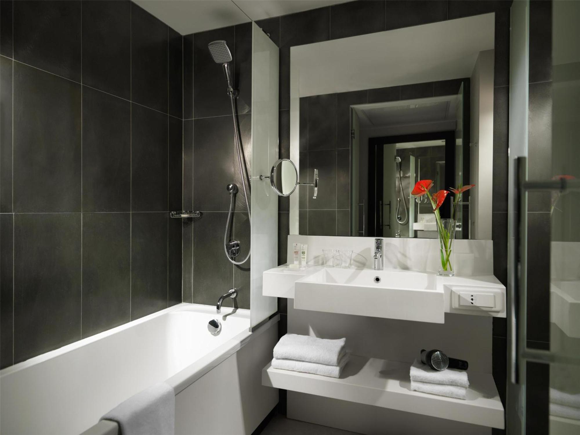Hyatt Regency Etoile Hotel