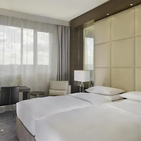Hyatt Regency Paris Etoile Hotel Exterior photo